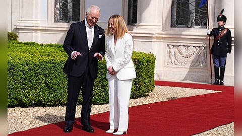Beste Laune beim Treffen zwischen dem britischen König Charles und der italienischen Premierministerin Giorgia Meloni in Rom.