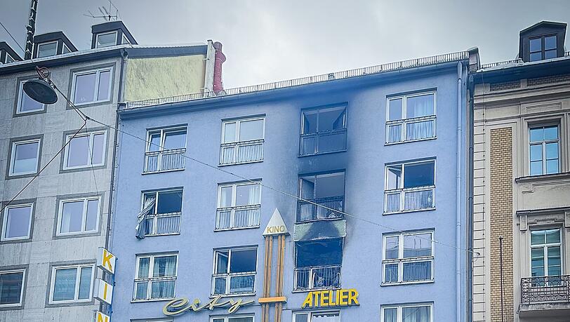 Nach Angaben der Feuerwehr ist das Feuer mittlerweile unter Kontrolle