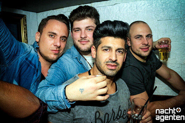 Die besten Party-Bilder vom Samstag. Hier aus dem Crown's Club.