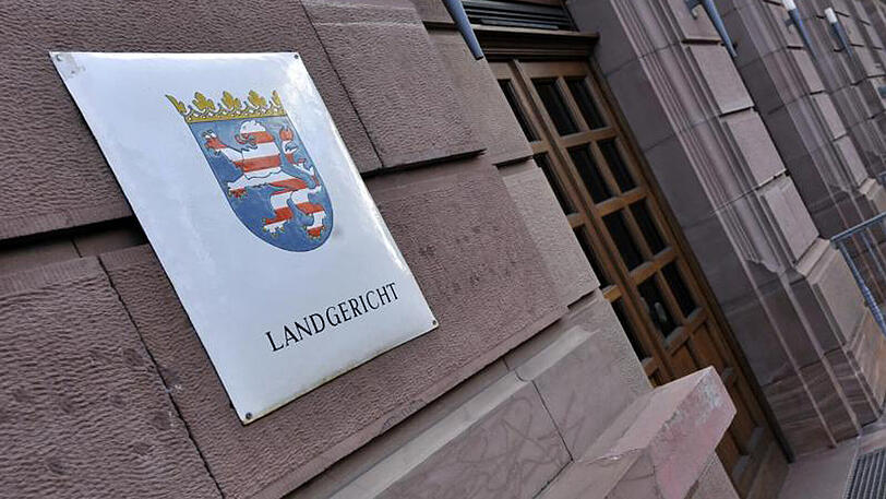 Das Landgericht in Gießen: Hier steht eine 35-Jährige wegen Mordes vor Gericht.