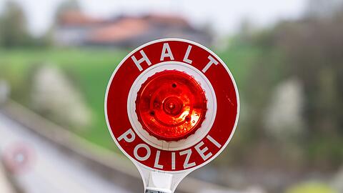 Die Bundespolizei kontrollierte die jungen M&auml;nner bei der Einreise nach Deutschland