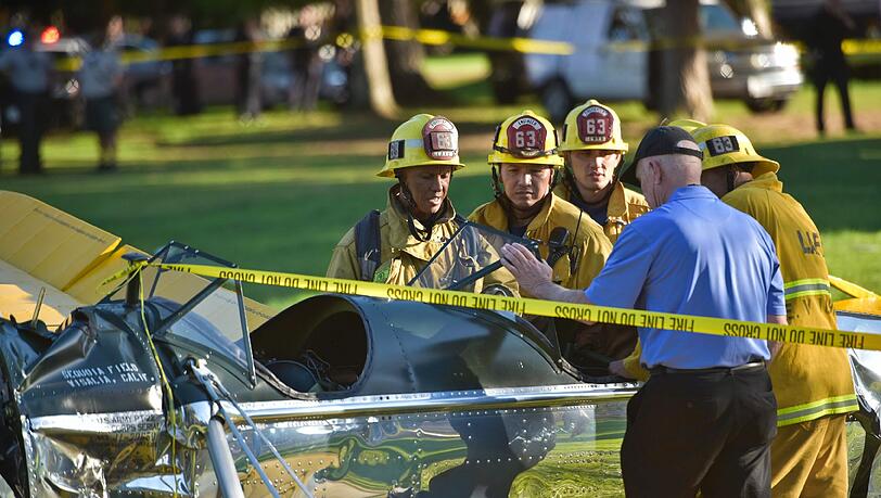 Harrison Ford saß selbst am Steuer der Maschine - die Bilder vom Absturzort. Harrison Ford saß selbst am Steuer der Maschine - die Bilder vom Absturzort.