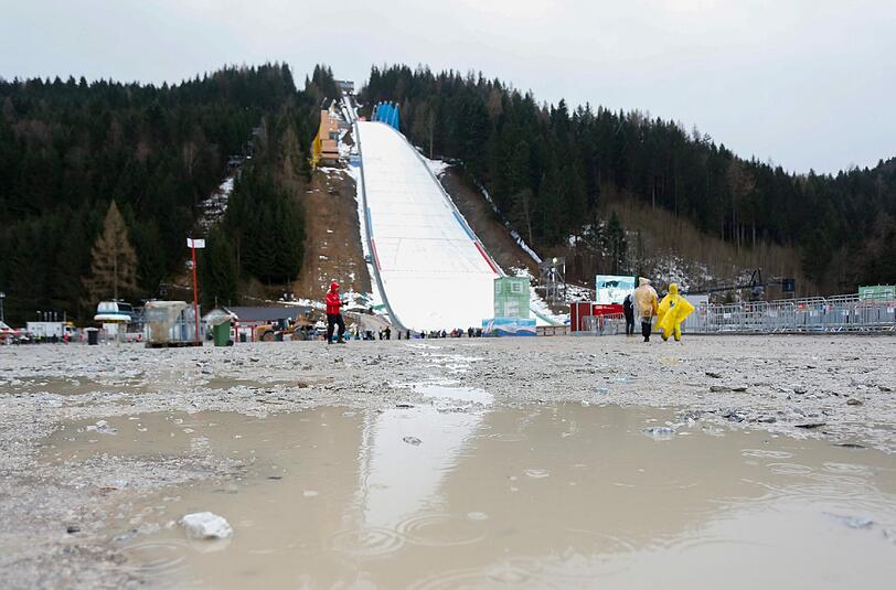 Die Skiflugschanze am Kulm. Beim Einfliegen stürzte ein österreischischer Skispringer schwer.