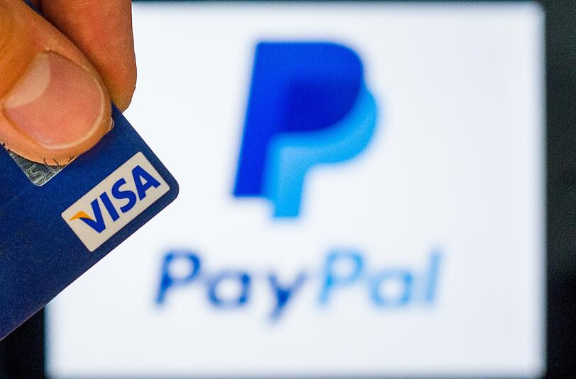 Mit dem Deal sollen Paypal-Nutzer unter anderem über Terminals für kontaktlose Zahlungen auch in Läden bezahlen können. Foto: Lukas Schulze