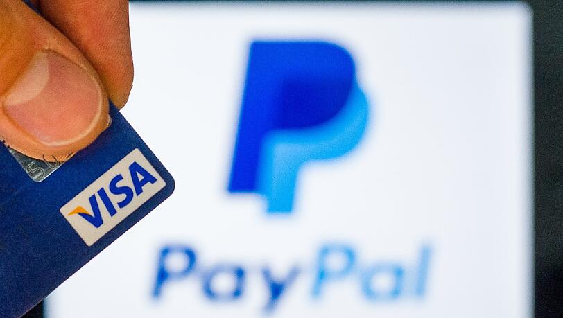 Mit dem Deal sollen Paypal-Nutzer unter anderem über Terminals für kontaktlose Zahlungen auch in Läden bezahlen können. Foto: Lukas Schulze Mit dem Deal sollen Paypal-Nutzer unter anderem über Terminals für kontaktlose Zahlungen auch in Läden bezahlen können. Foto: Lukas Schulze