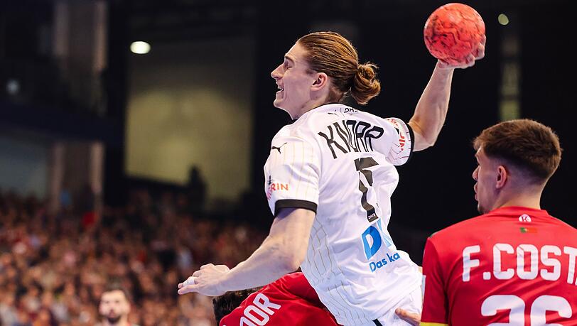 Das DHB-Team um Juri Knorr (M) setzte sich knapp gegen Portugal durch.