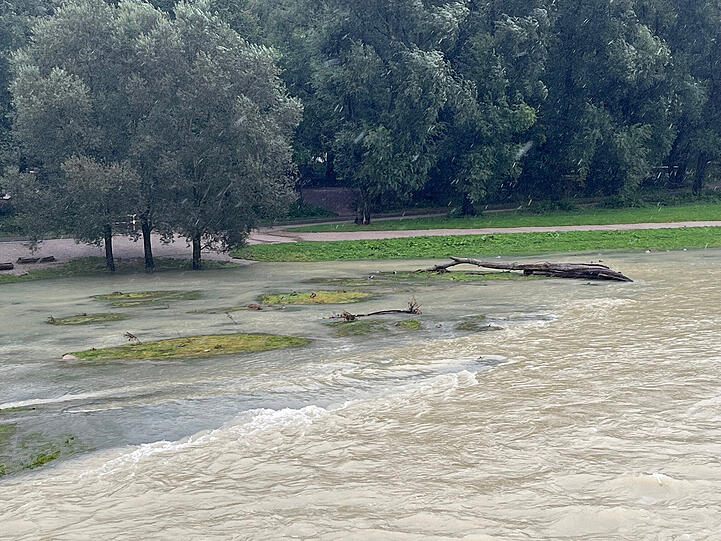 Die Isar an der Reichenbachbrücke.