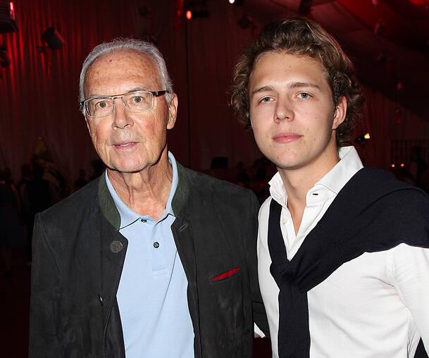 Franz Beckenbauer rief die "Franz Beckenbauer Stiftung" ins Leben. Sohn Joel und der Rest der Familie übernahmen nach dem Tod der FC-Bayern-Legende die Verantwortung für die Stiftung. Franz Beckenbauer rief die "Franz Beckenbauer Stiftung" ins Leben. Sohn Joel und der Rest der Familie übernahmen nach dem Tod der FC-Bayern-Legende die Verantwortung für die Stiftung.