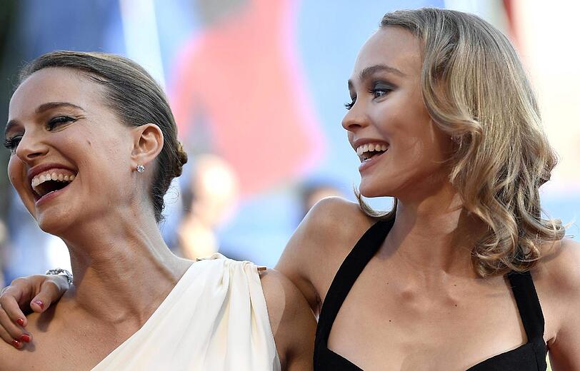 Schauspielkolleginnen im neuen Film 'Planetarium'. Natalie Portman und Lily-Rose Depp.