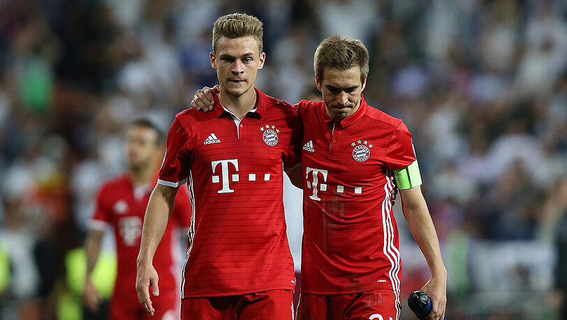 Die alte und neue Generation auf einem Bild: Philipp Lahm (r.) mit Joshua Kimmich. Die alte und neue Generation auf einem Bild: Philipp Lahm (r.) mit Joshua Kimmich.