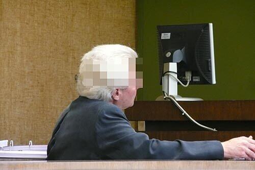 Roland K. (54): Weil er angeblich in finanziellen Nöten schwebte, fuhr er nach Holland, um Kokain zu holen.