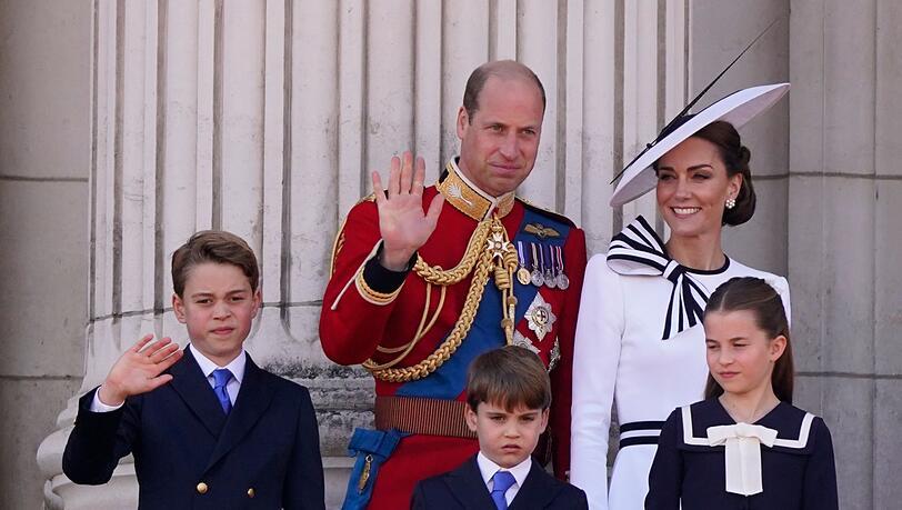 Schon sieben Jahre alt: Prinz Louis (M.) ist das jüngste Kind von William und Kate. (Archivbild)