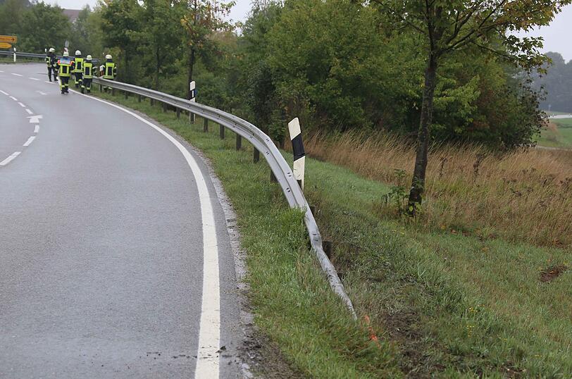 Bei einem Unfall bei Schwindegg hat sich eine Fahranfängerin mehrmals überschlagen.