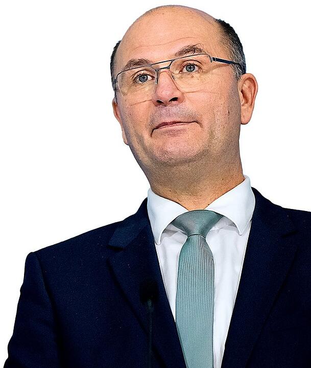 Bayerns Finanzminister Albert Füracker (CSU) mahnte, "schnelleres Internet" zu nutzen. Bayerns Finanzminister Albert Füracker (CSU) mahnte, "schnelleres Internet" zu nutzen.
