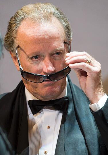 Ex-Easy Rider Peter Fonda muss erst mal die Sonnenbrille abnehmen.
