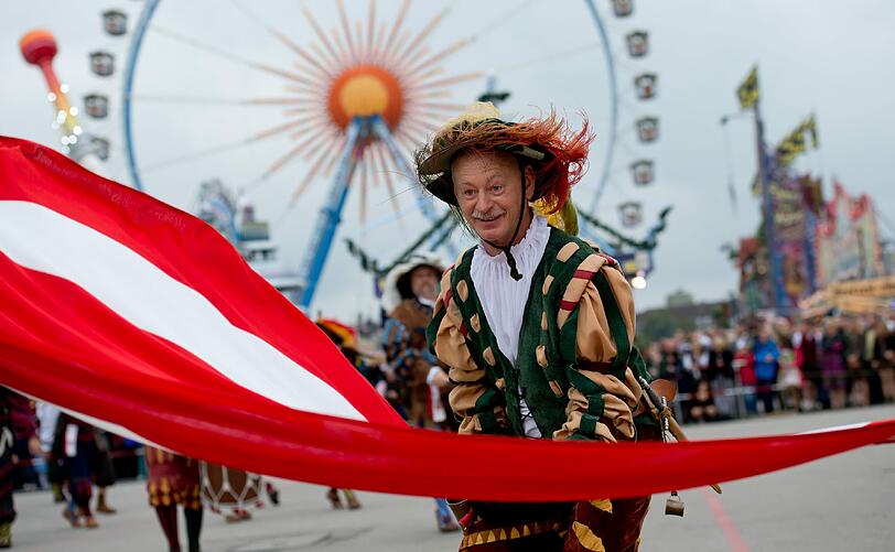 Nach vielen Stunden Fußmarsch erreichten die Trachtler unbeschadet das Oktoberfest.