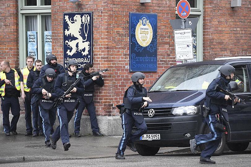 Die Polizei probt in dieser Woche im Schlachthofviertel den Ernstfall - klicken Sie sich durch!