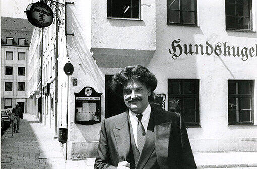 Rudolph Moshammer übernimmt das Traditions-Wirtshaus 1983 und führt es bis zu seinem gewaltsamen Tod 2005.