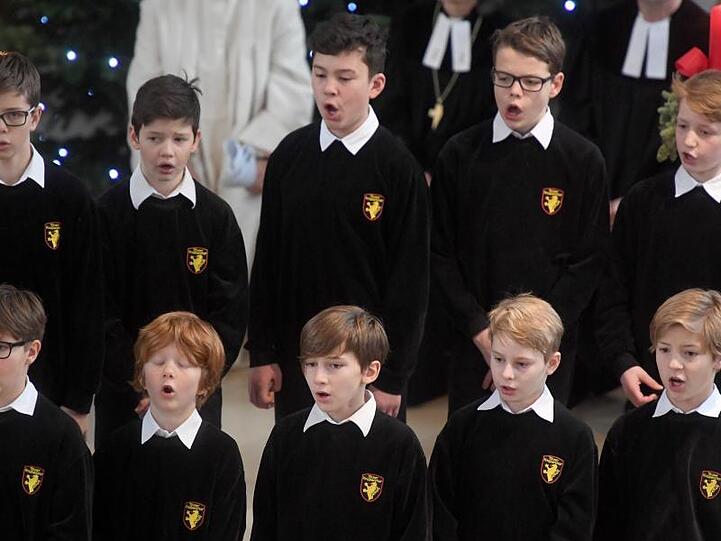 Der Tölzer Knabenchor singt. Foto: picture alliance / Felix Hörhager/dpa/Archivbild