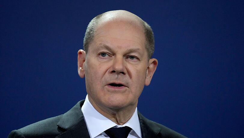 Bundeskanzler Olaf Scholz (SPD) spricht bei einer Pressekonferenz.