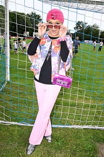 Bunt, charmant und immer im Gespräch: Entertainer Julian F.M. Stoeckel ist Söder-Fan