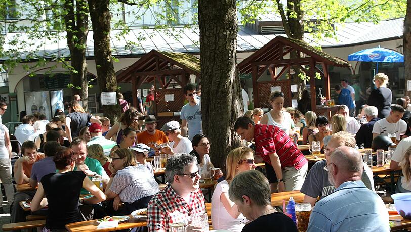 Die grüne Oase Haidhausens: der Biergarten vom Hofbräukeller. Die grüne Oase Haidhausens: der Biergarten vom Hofbräukeller.