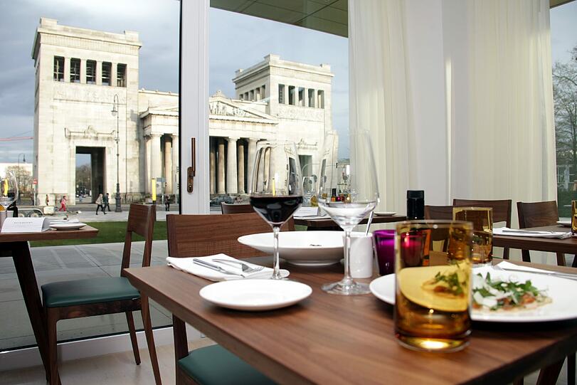 Die Ess-Klasse findet im Restaurant "Ella" am Königsplatz statt. Klicken Sie sich durch das Menü...