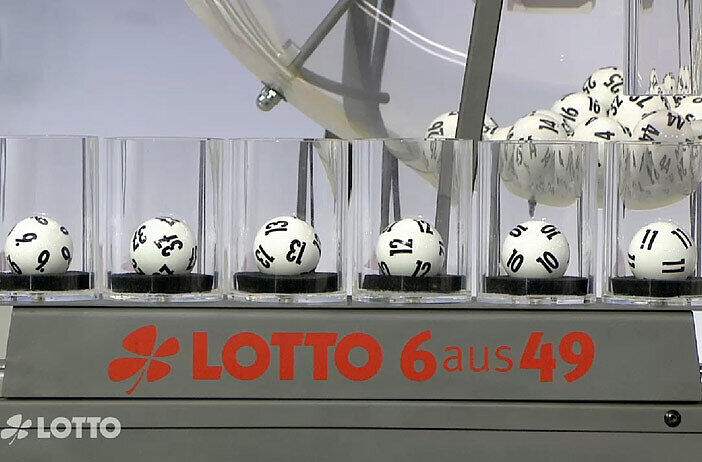 Das ist die irre Fünfer-Reihe: 9, 37, 13, 12, 10 und 11.