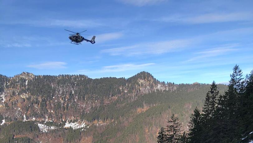 Die sterblichen Überreste des Mannes wurden geborgen und mit einem Hubschrauber ausgeflogen.