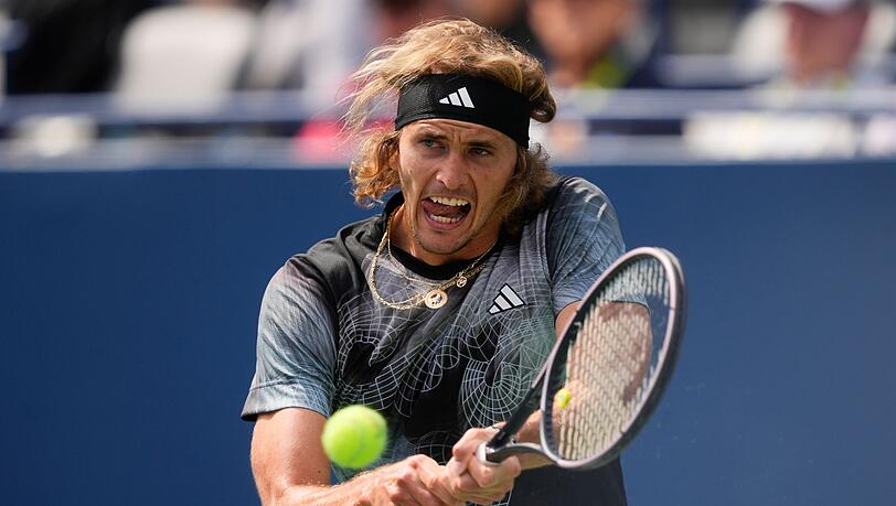 Alexander Zverev konnte sich in drei Sätzen gegen Daniil Medwedew durchsetzen.