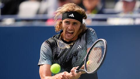 Alexander Zverev konnte sich in drei Sätzen gegen Daniil Medwedew durchsetzen.
