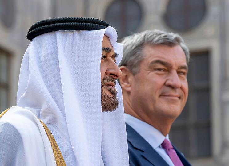 Ehrenformation im Kaiserhof der Münchner Residenz: Ministerpräsident Söder (CSU) empfängt Scheich Mohammed bin Sajid. Ehrenformation im Kaiserhof der Münchner Residenz: Ministerpräsident Söder (CSU) empfängt Scheich Mohammed bin Sajid.