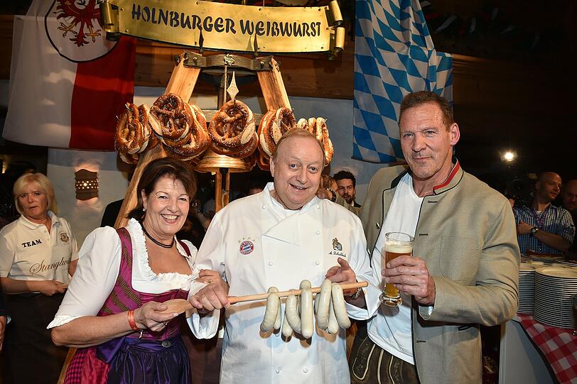 Gastgeberin Magdalena Hauser mit Alfons Schuhbeck und Ralf Möller