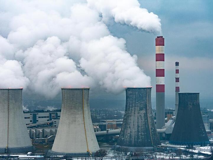 Rauch, Wasserdampf, Polyzyklische Aromatische Kohlenwasserstoffe, Feinstäube, Schwefeldioxid: Tragen Kohlekraftwerke zum Klimawandel bei?