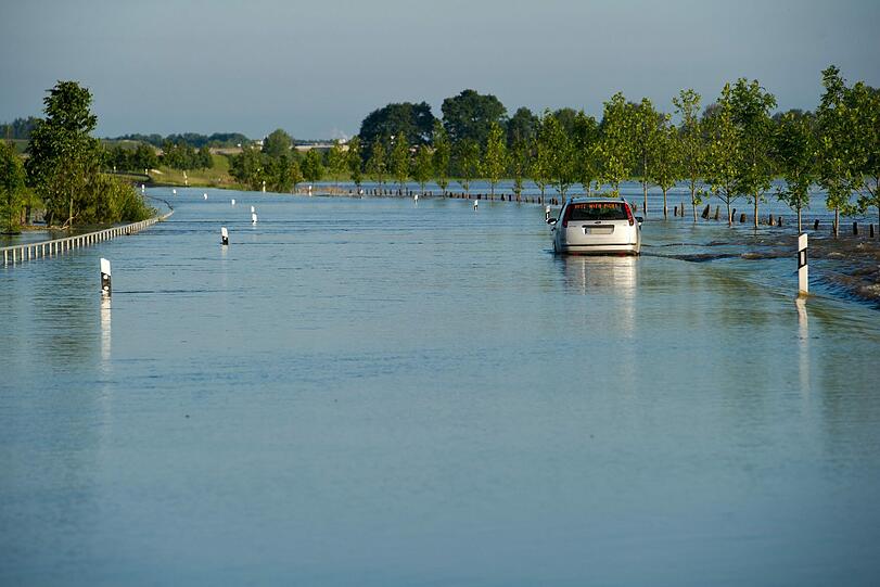 Deichbruch bei Fischbeck in Sachsen-Anhalt - Aktuelle Bilder vom Hochwasser