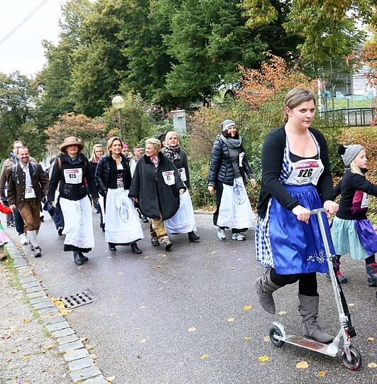 Die Bilder vom Trachtenlauf.