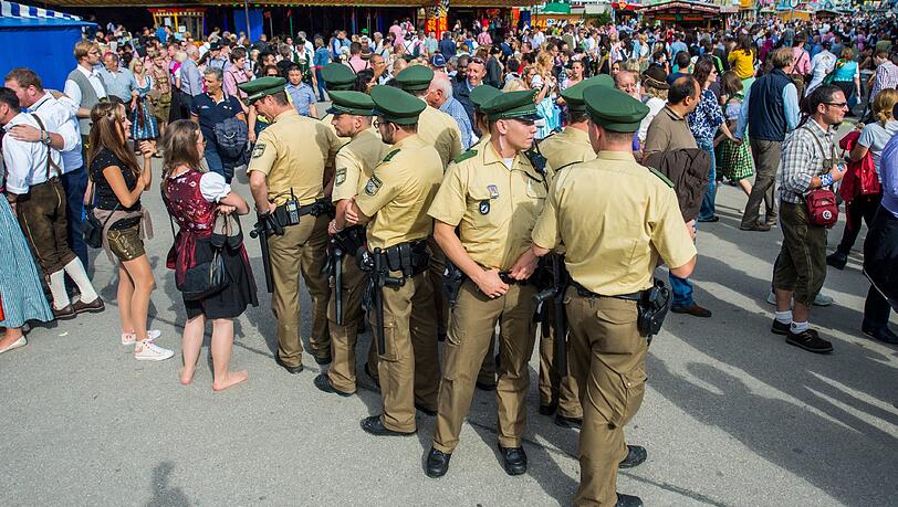 Die Polizei hatte auch am Mittwoch viel zu tun. Die Polizei hatte auch am Mittwoch viel zu tun.