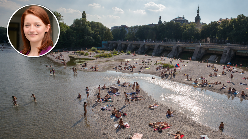 Badende auf den Kiesbänken der Isar.