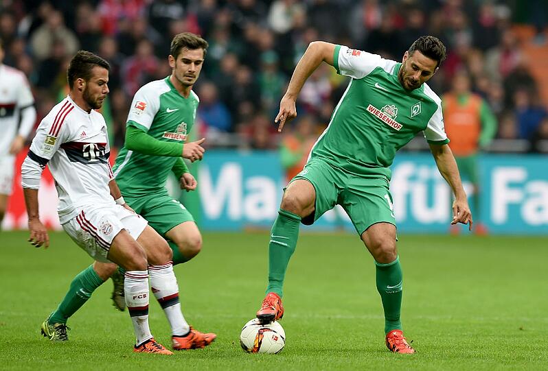 JUAN BERNAT NOTE 3: Wieder drin, weil ein Linksverteidiger gebraucht wurde für Alaba. Gute Vorbereitung zu Müller, der jedoch verzog (52.). Wie immer mit exzellenter Ballkontrolle und -verarbeitung, aber Guardiola passen oft die halhohen Bälle Bernats. Strauchelte vor Uhjas Chance zum Ausgleich.