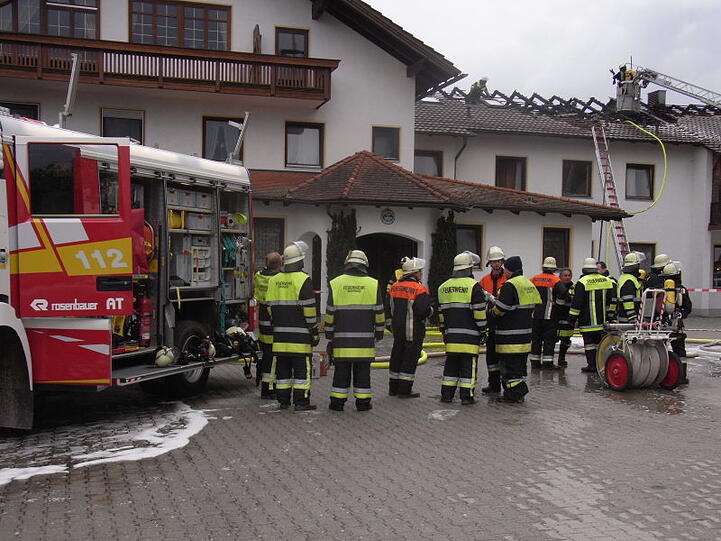 Die Feuerwehr musste anrücken: Bei einem Gasthaus-Brand in Mammingen entstand ein Sachschaden von bis zu 200 000 Euro.