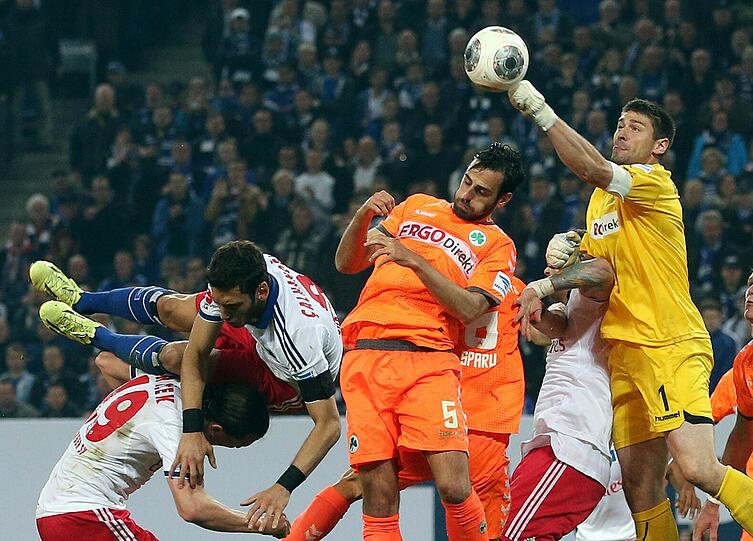 Kampf und Krampf: Am Ende blieb dem HSV zu Hause nur ein 0:0.