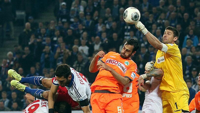 Kampf und Krampf: Am Ende blieb dem HSV zu Hause nur ein 0:0. Kampf und Krampf: Am Ende blieb dem HSV zu Hause nur ein 0:0.