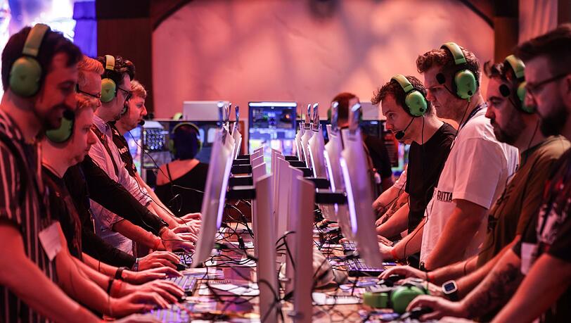 Neue Spiele testen wie hier bei der Gamescom 2024 - das ist auch bei der diesjährigen Gaming-Messe möglich.