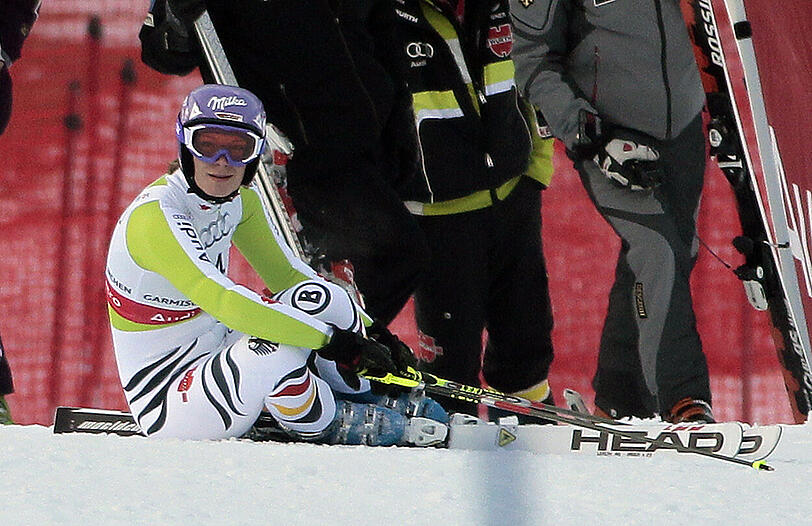 Am Boden: Maria Riesch scheidet im Riesenslalom im zweiten Durchgang aus.