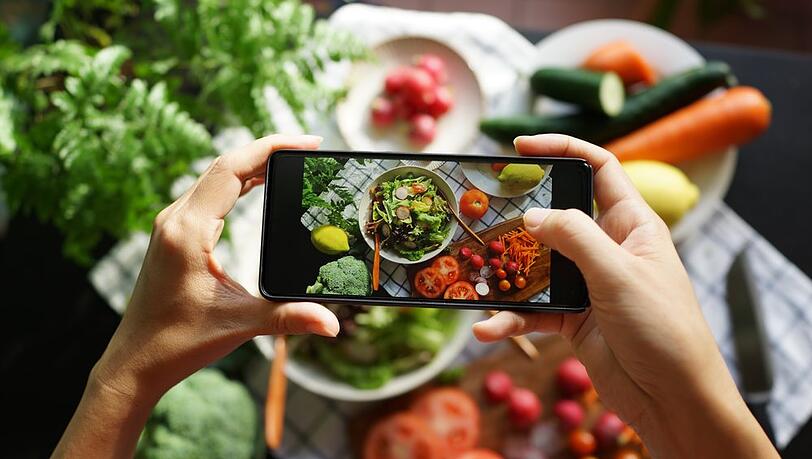 Das Smartphone hilft auch bei veganer oder vegetarischer Ernährung. Das Smartphone hilft auch bei veganer oder vegetarischer Ernährung.