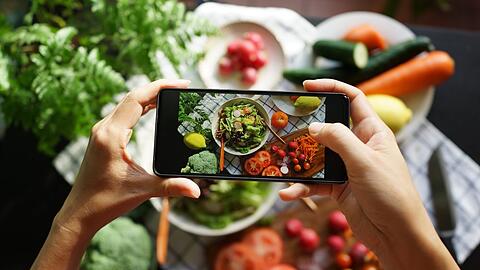 Das Smartphone hilft auch bei veganer oder vegetarischer Ernährung.