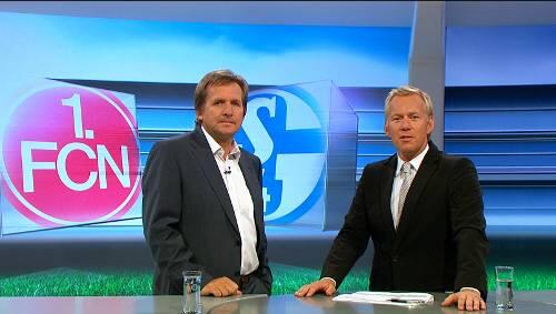 Experte Bernd Schuster (l.), Moderator Johannes B. Kerner. Der Ex-Coach von Real Madrid sagt auch mal Sätze wie: „Man muss als Trainer jemand bringen, wo man gut mit schlafen kann. Experte Bernd Schuster (l.), Moderator Johannes B. Kerner. Der Ex-Coach von Real Madrid sagt auch mal Sätze wie: „Man muss als Trainer jemand bringen, wo man gut mit schlafen kann.