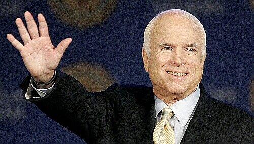 Versucht für gute Stimmung zu sorgen : McCain Versucht für gute Stimmung zu sorgen : McCain