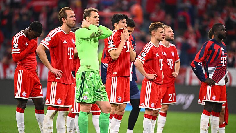 Entt&auml;uschte Bayern-Profis nach dem verpassten Finale.