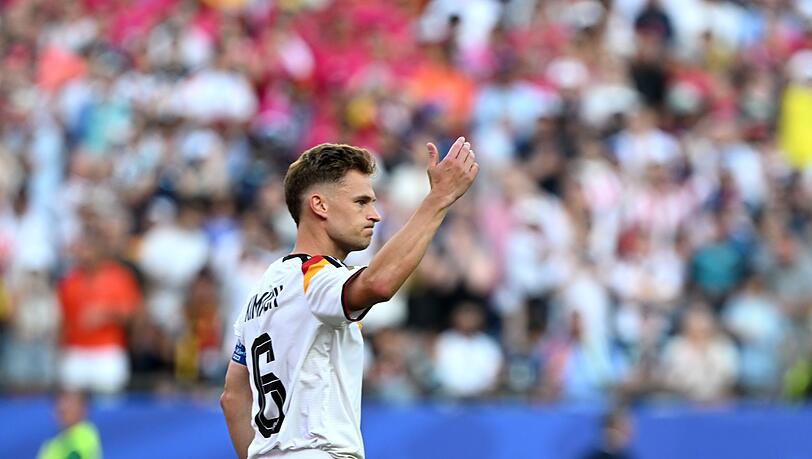 Joshua Kimmich muss die nächste schwere Turnier-Enttäuschung verkraften. Joshua Kimmich muss die nächste schwere Turnier-Enttäuschung verkraften.